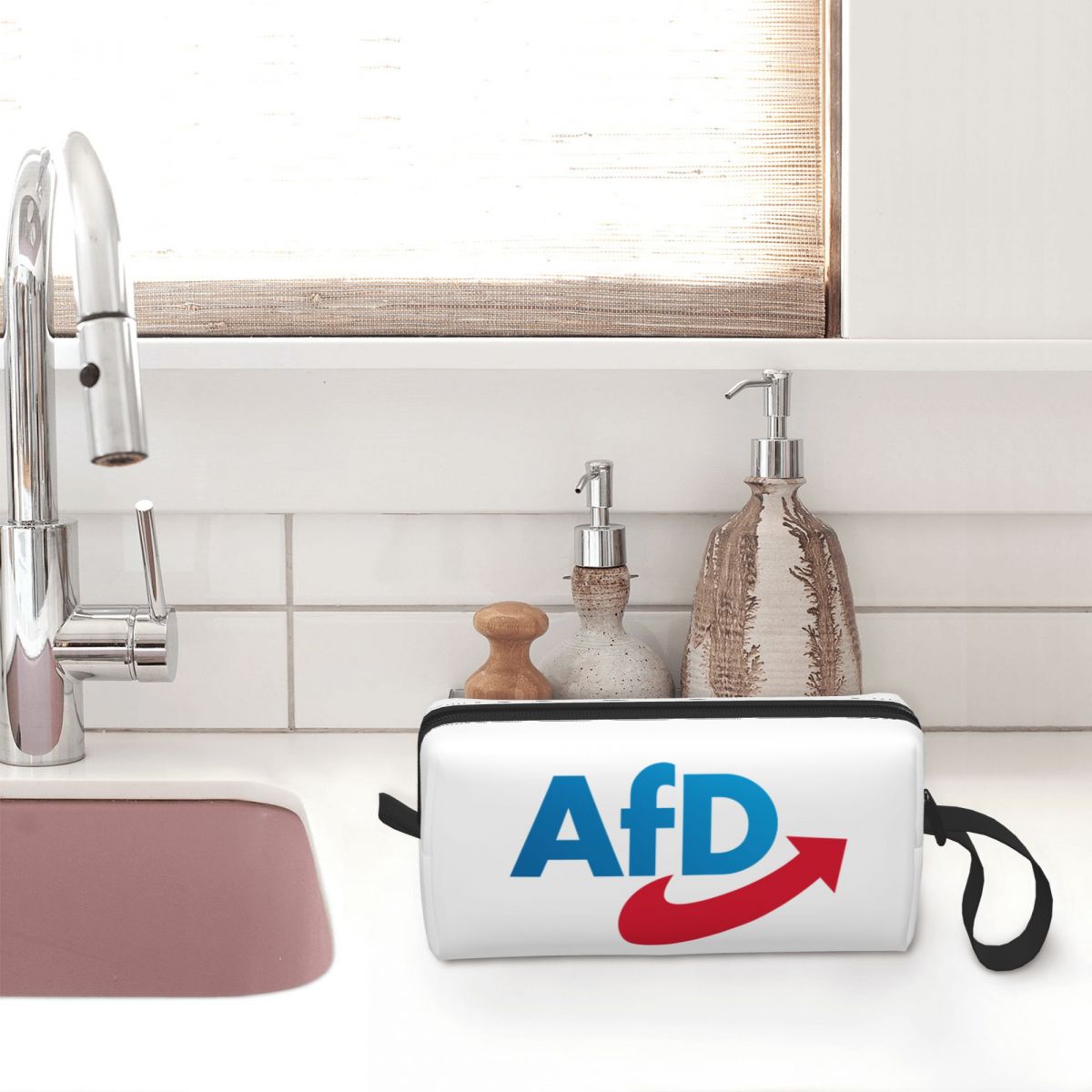 Germany AFD Alternative Pencil - Women Bags Germany recension och pris