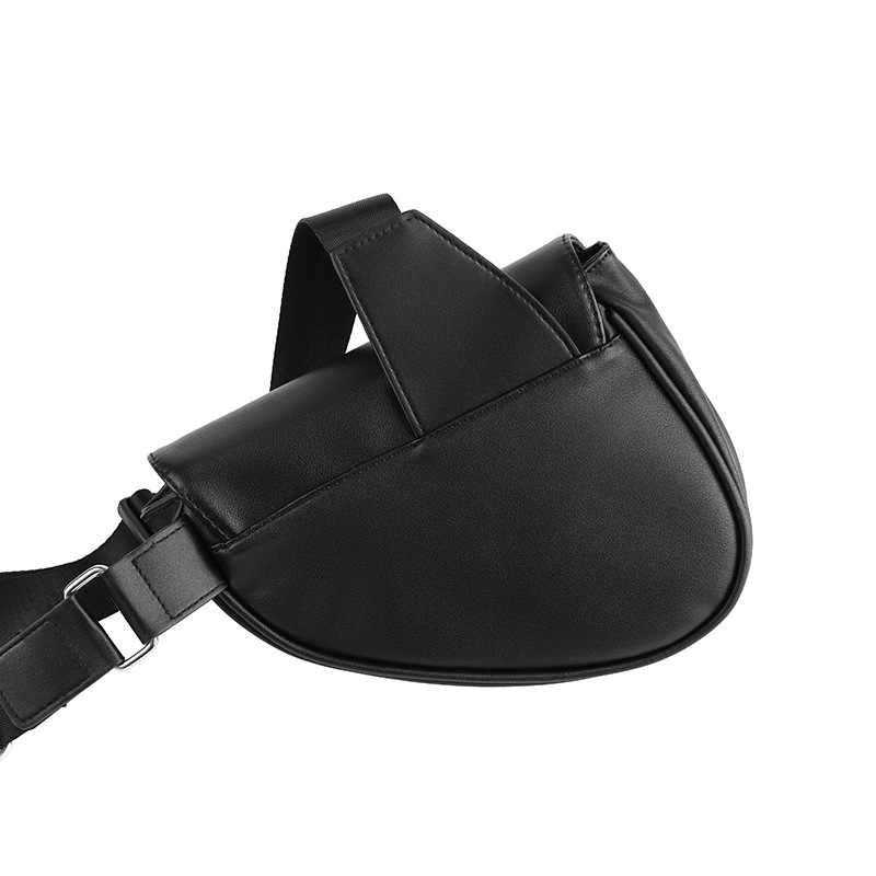 Men PU Male Breast Bag Casual  - Saddle Bag Leather recension och pris