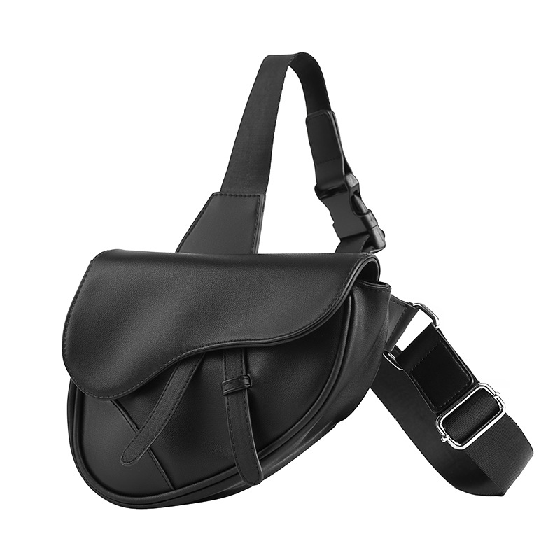 Men PU Male Breast Bag Casual  - Saddle Bag Leather recension och pris
